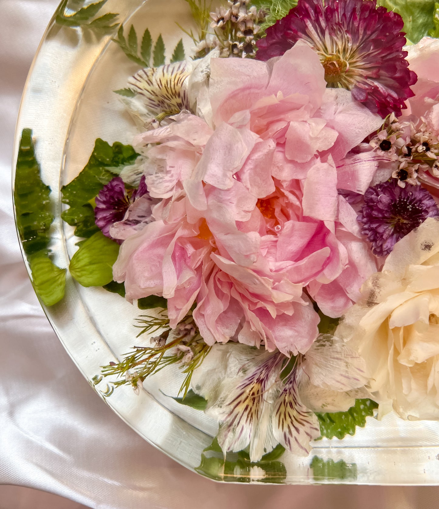 9" Standing Circle Resin Flower Preservation