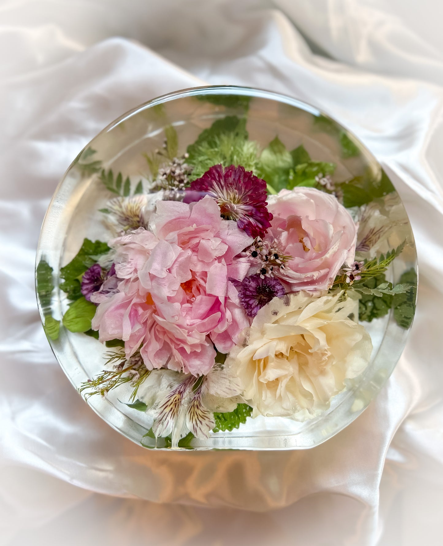 9" Standing Circle Resin Flower Preservation