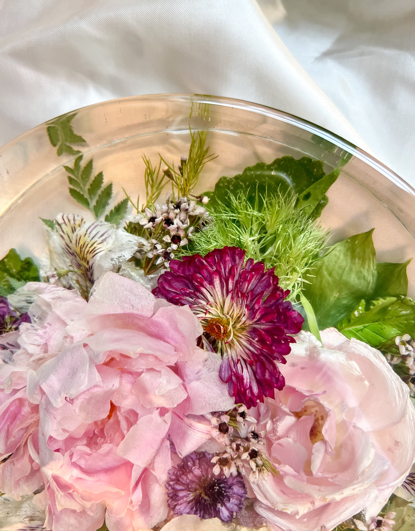 9" Standing Circle Resin Flower Preservation