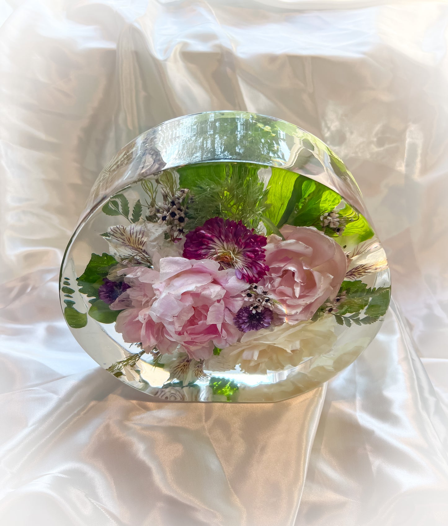 9" Standing Circle Resin Flower Preservation