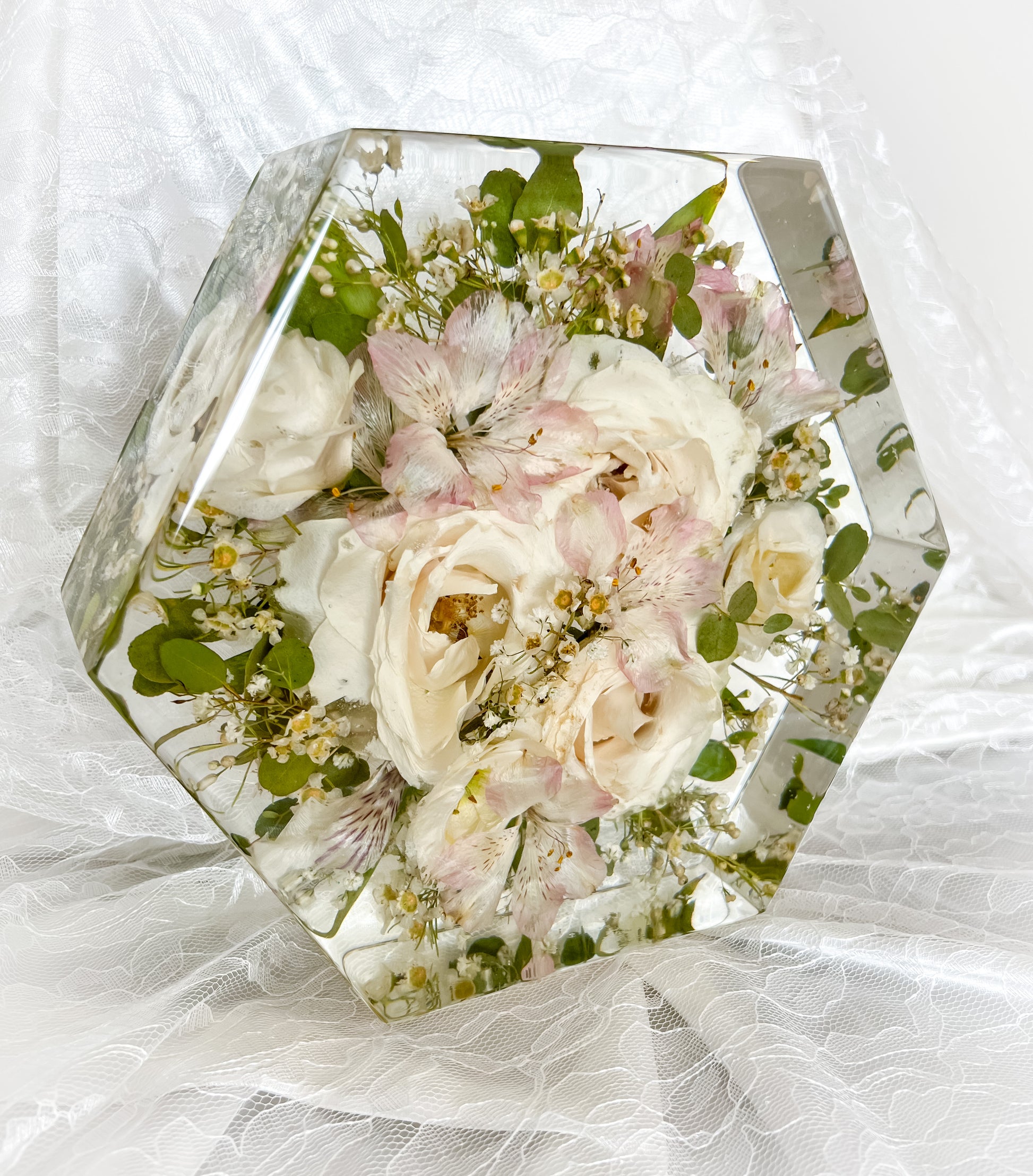 Dried flowers in resin hexagon : r/ResinCasting